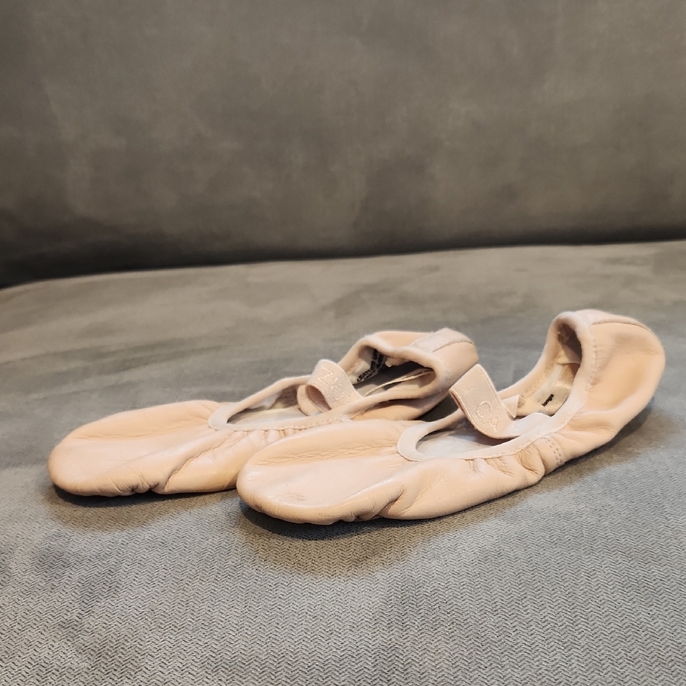✨ 3 For $25 SALE Girls Capezio Ballet Flats